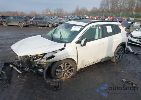 2022 Toyota Corolla Cross Xle from USA, damaged, VIN 7MUDAABG8NV017475